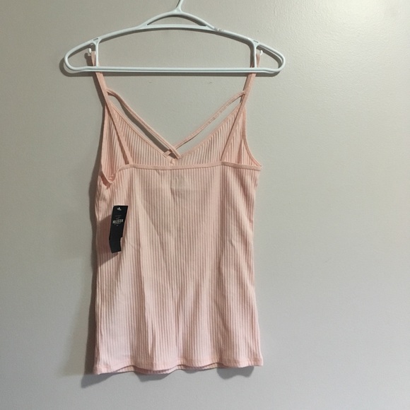 ✨2/$10✨ Pink Hollister Camisole Tank Top NWT - Picture 2 of 3